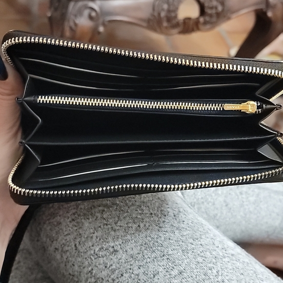 Coach - Picture 2 of 3